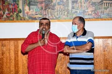 Presentanción en la sede del colectivo vecinal de Jiámar del puzzle más grande del mundo, montado por Tomás Torres/Antonio Alí.